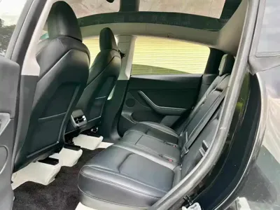 Tesla Model Y 2023, 80000 км, за 159800 CNY - фото 6