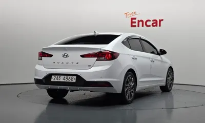 Hyundai Avante 2020, 156512 км, за 8800000 KRW