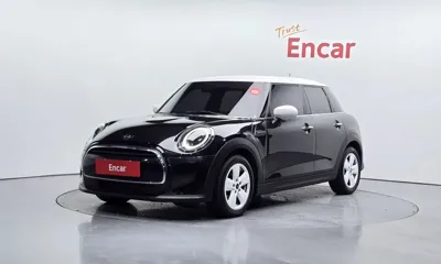 MINI Cooper · 2023 год