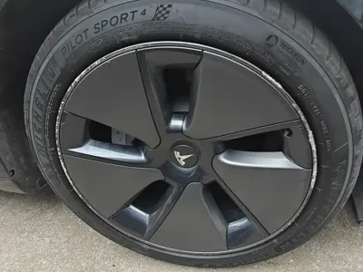 Tesla Model 3 2024, 20000 км, за 123699 CNY
