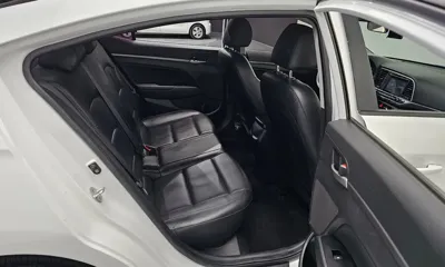 Hyundai Avante 2017, 62033 км, за 9500000 KRW - фото 11