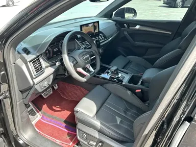 Audi Q5L 2025, 10000 км, за 220799 CNY