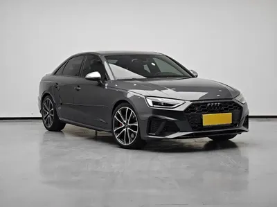 Audi S4 2025, 22000 км, за 295800 CNY