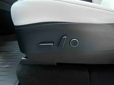 Tesla Model Y 2021, 75500 км, за 150800 CNY - фото 11