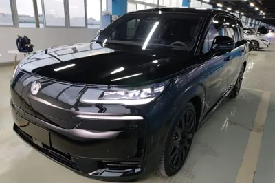 Denza N9 · 2025 год
