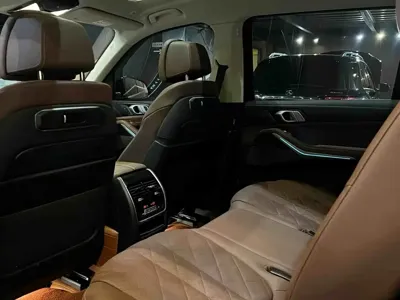 BMW X7 2024, 30000 км, за 648000 CNY - фото 8