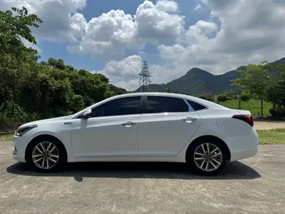 Hyundai Mistra 2017, 104000 км, за 38800 CNY