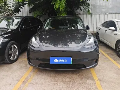 Tesla Model Y 2024, 25700 км, за 184000 CNY