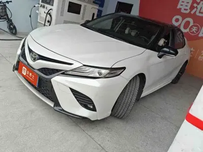 Toyota Camry · 2019 год