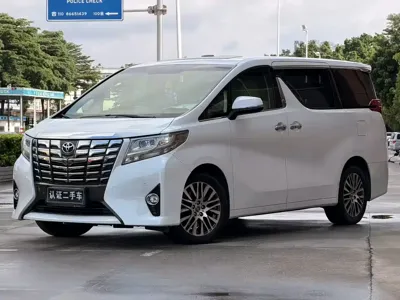 Toyota Alphard · 2017 год