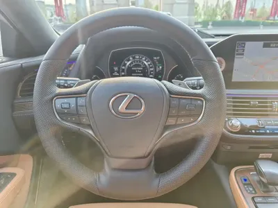 Lexus LS 2021, 97000 км, за 396000 CNY - фото 8