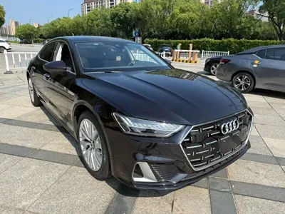 Audi A7L 2024, 67000 км, за 218000 CNY