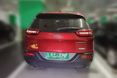 Jeep Cherokee 2016, 29000 км, за 52194.81 CNY - фото 5