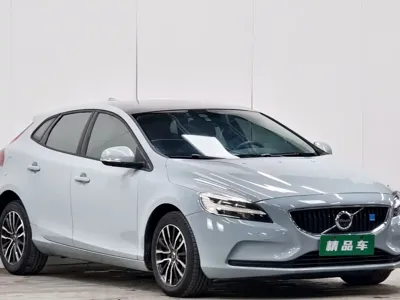 Volvo V40 2016, 119000 км, за 30299 CNY