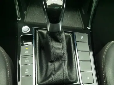 Volkswagen Passat 2021, 24600 км, за 85800 CNY - фото 13