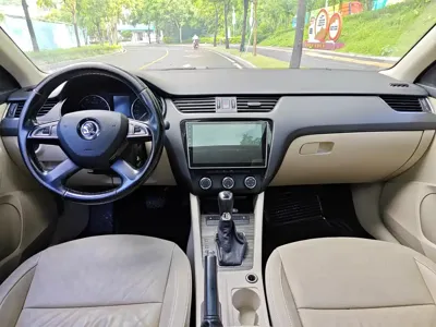 Skoda Octavia 2015, 100000 км, за 16500 CNY - фото 5