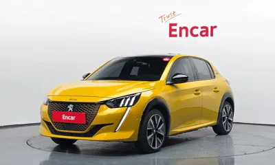 Peugeot 208 · 2021 год