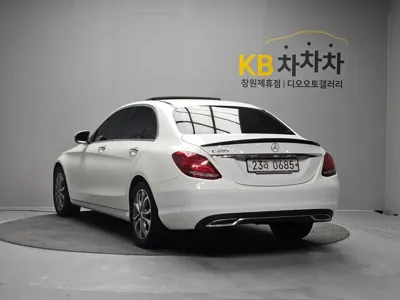 Mercedes-Benz C-Class 2016, 61112 км, за 10612.84 USD