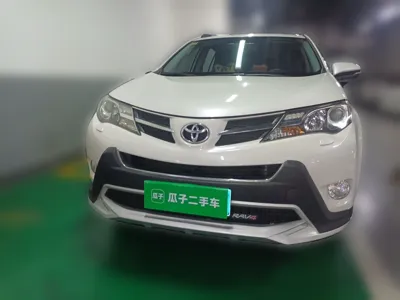 Toyota RAV4 2015, 97900 км, за 66490.76 CNY