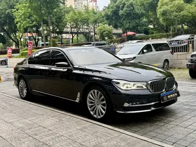 BMW 7 Series 2017, 59000 км, за 217000 CNY