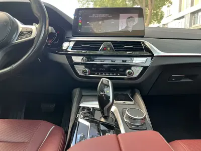 BMW 5 Series 2022, 74000 км, за 209800 CNY - фото 16
