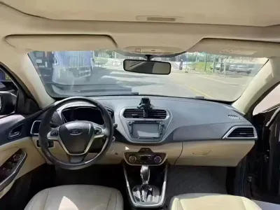 Ford Escort 2015, 60000 км, за 19800 CNY - фото 8