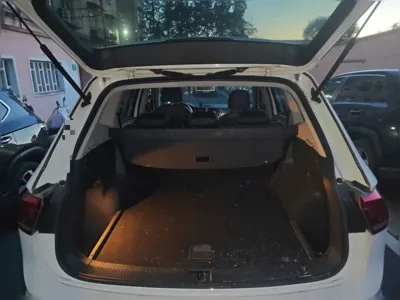 Volkswagen Tiguan L 2019, 80800 км, за 83537.42 CNY - фото 20