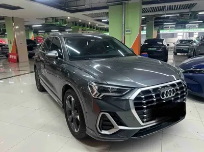 Audi Q3 2023, 24000 км, за 199800 CNY