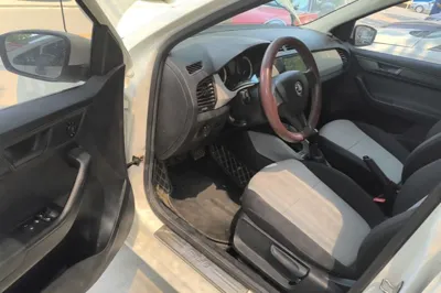 Skoda Fabia 2017, 58600 км, за 43284.8 CNY - фото 19
