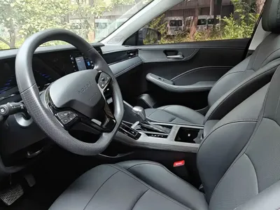 Roewe i5 2025, 3900 км, за 52800 CNY - фото 10