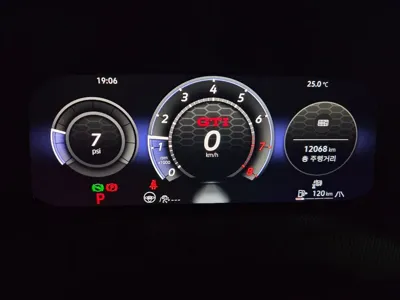 Volkswagen Golf 2025, 12068 км, за 41000000 KRW - фото 3