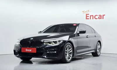 BMW 5-Series · 2017 год