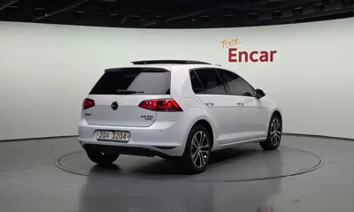 Volkswagen Golf 2015, 130123 км, за 9190000 KRW