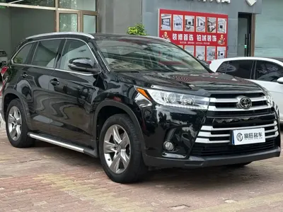 Toyota Highlander 2018, 123800 км, за 115800 CNY