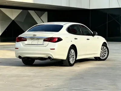 Infiniti Q70 2017, 170000 км, за 69800 CNY