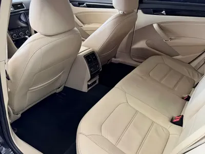 Volkswagen Passat 2015, 165000 км, за 24800 CNY - фото 11