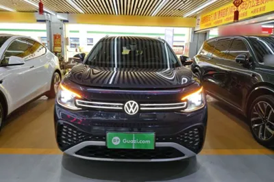 Volkswagen ID.6 Crozz 2022, 64000 км, за 142662.18 CNY