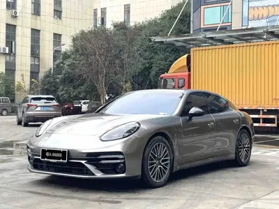 Porsche Panamera · 2016 год
