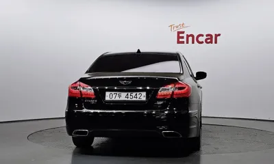Hyundai Genesis 2012, 299022 км, за 4500000 KRW