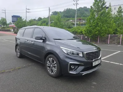 Kia Canival 2019, 220000 км, за 8900000 KRW