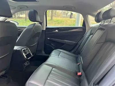 Volkswagen Passat 2019, 73000 км, за 66800 CNY - фото 10