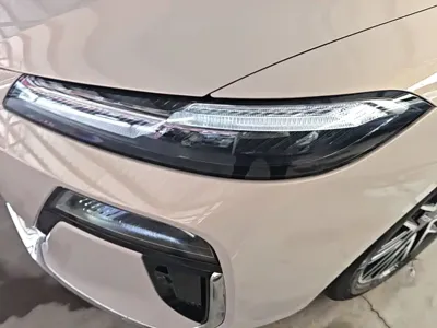 Roewe 荣威M7 DMH 2025, 7400 км, за 75700 CNY - фото 24