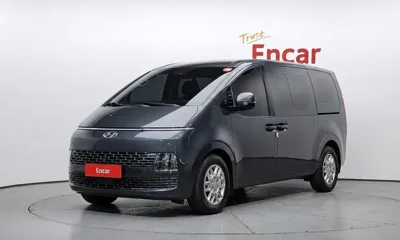 Hyundai Staria · 2023 год