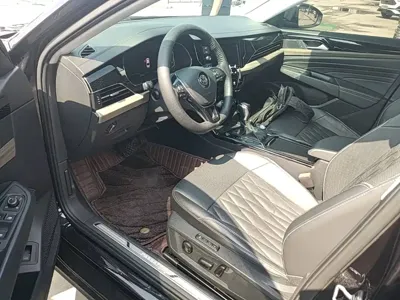 Volkswagen Passat 2019, 79100 км, за 82300 CNY - фото 16