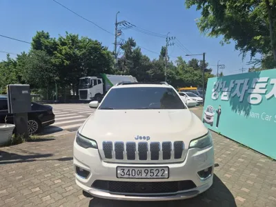 Jeep Cherokee 2019, 67000 км, за 15800000 KRW