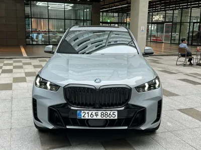 BMW X5 2025, 10966 км, за 117000000 KRW