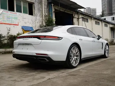 Porsche Panamera 2023, 22000 км, за 758000 CNY