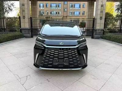 Lexus LM 2023, 28000 км, за 1129000 CNY