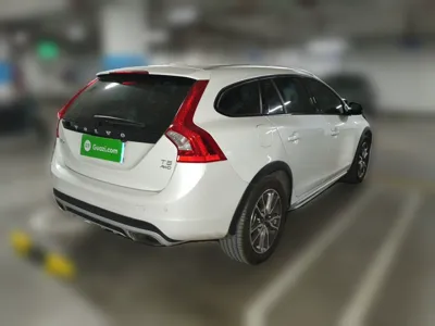 Volvo V60 2017, 77600 км, за 99828.18 CNY