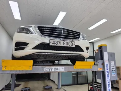 Mercedes-Benz S-Class · 2015 год